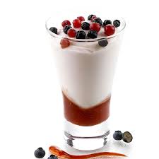 Coppa Yoghurt und Waldbeeren
